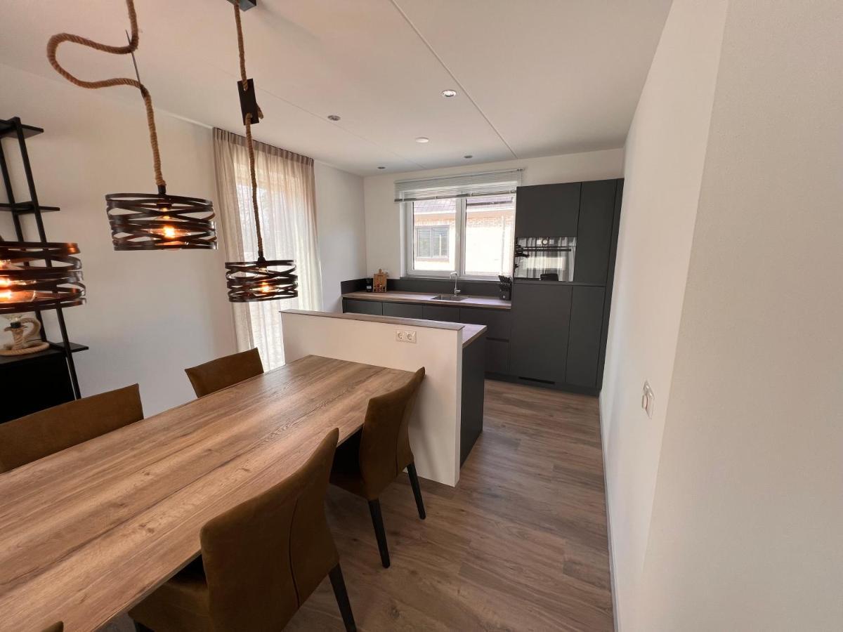 Luxe Villa Op Vakantiepark De Koorn-Aar Ден Бург Екстериор снимка